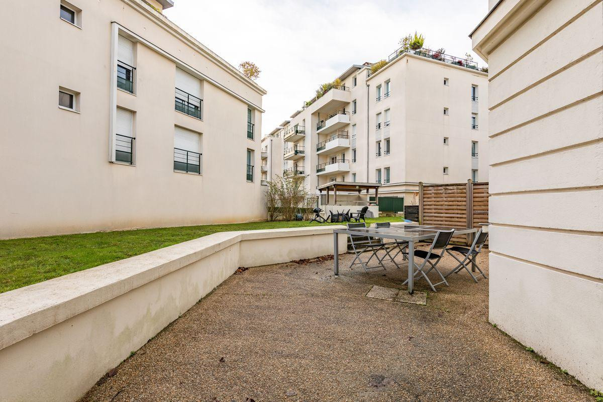 
                                                Location
                                                 T3 meuble quartier mellinet