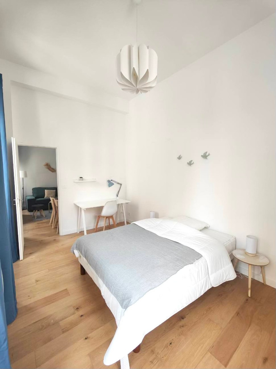 
                                                Location
                                                 T3 MEUBLE REFORMES CANEBIERE