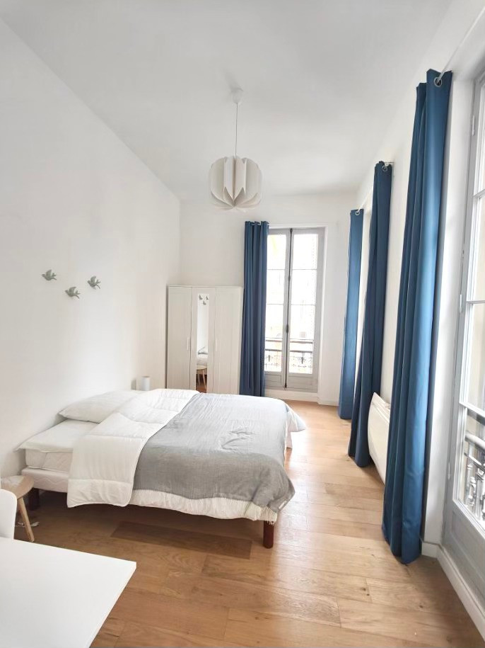 
                                                Location
                                                 T3 MEUBLE REFORMES CANEBIERE