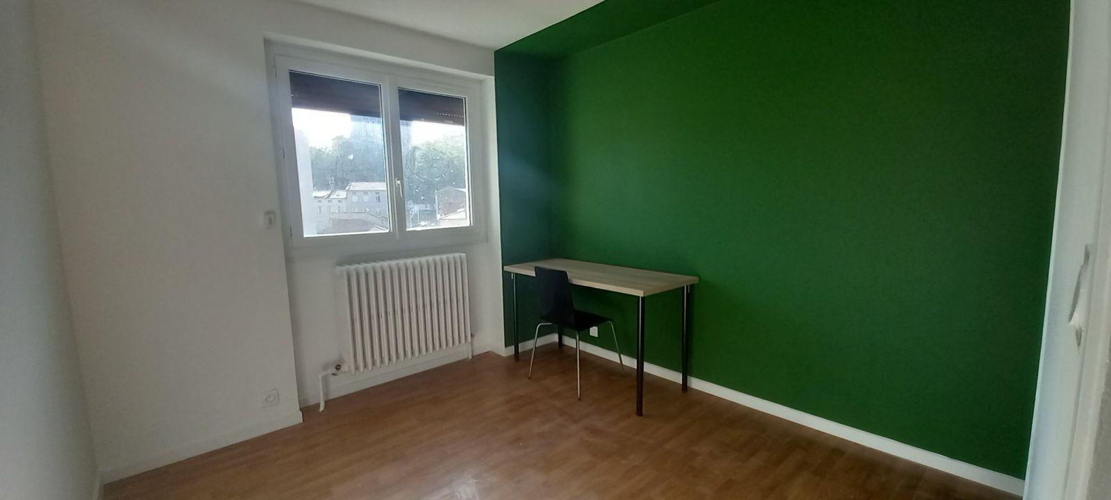 
                                                Location
                                                 T3 Meublé Rénové Châteaucreux