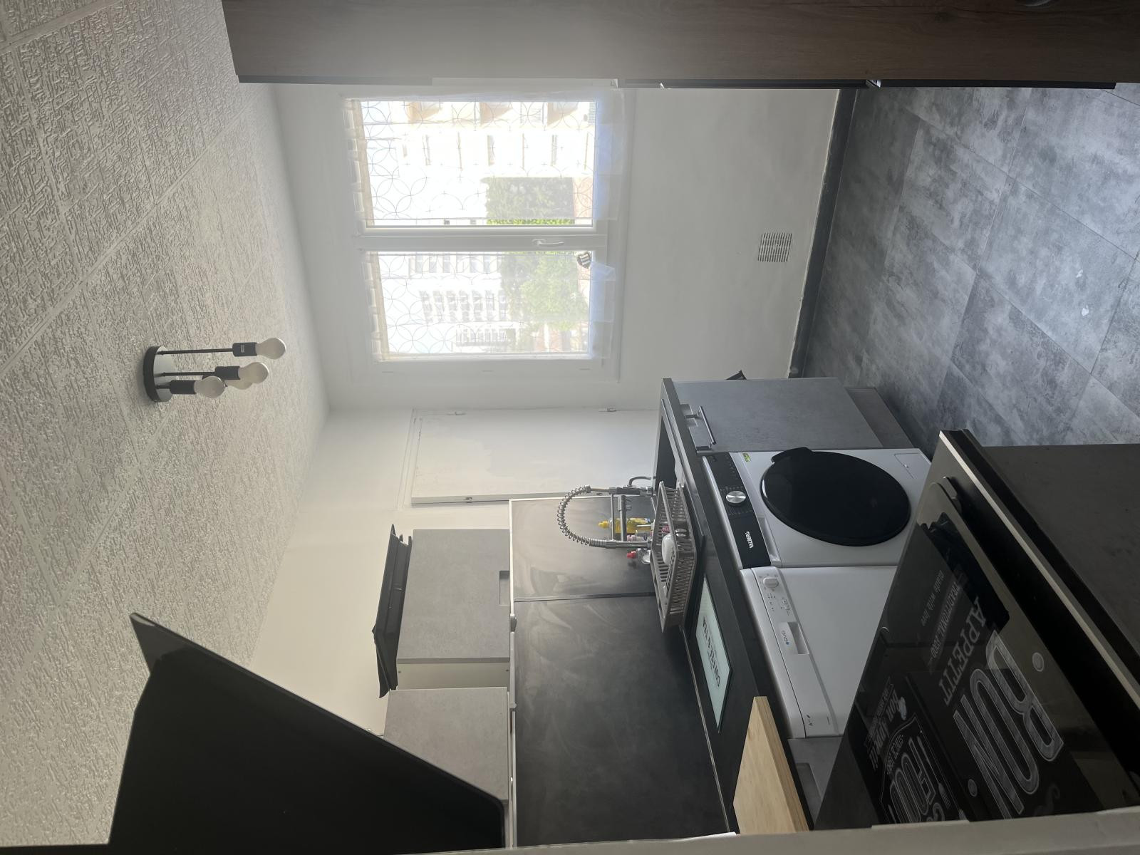 
                                                Location
                                                 T3 meublé valence