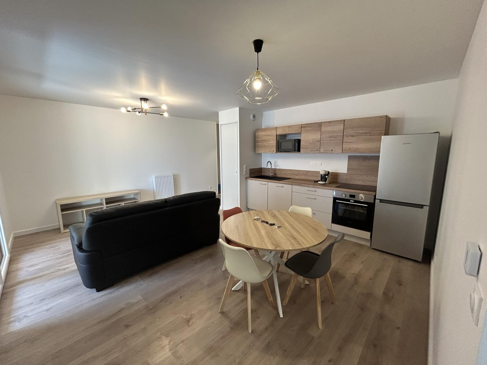 
                                                Location
                                                 T3 neuf + accès salle de sport résidence  inclus