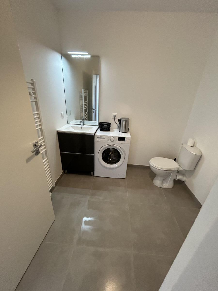 
                                                Location
                                                 T3 neuf + accès salle de sport résidence  inclus