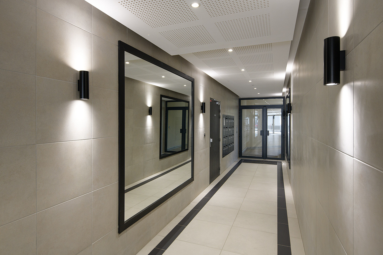 
                                                Vente
                                                 T3 neuf au 5e étage avec deux balcons