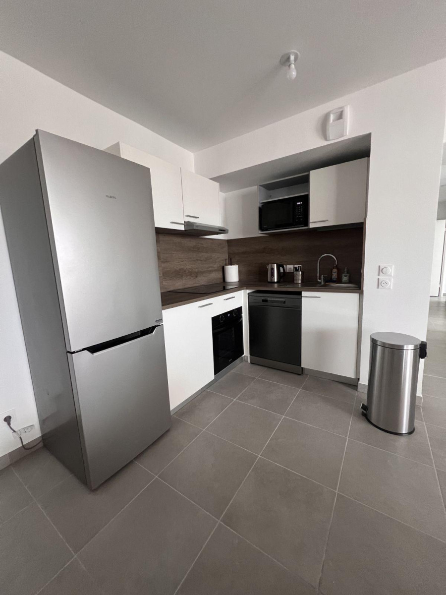 
                                                Location
                                                 T3 neuf, lumineux avec terrasse et parking