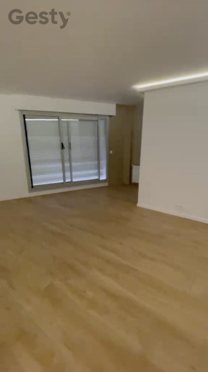 
                                                Location
                                                 T3 non meublé avec garage à 3 min du RER A