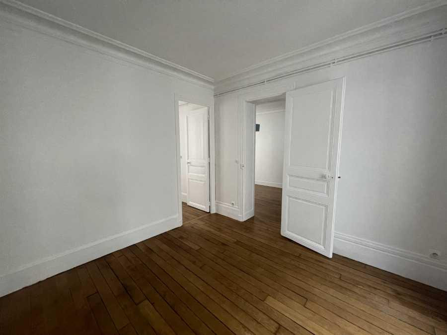 
                                                Location
                                                 T3 Paris 4 Saint-Sébastien - Froissart