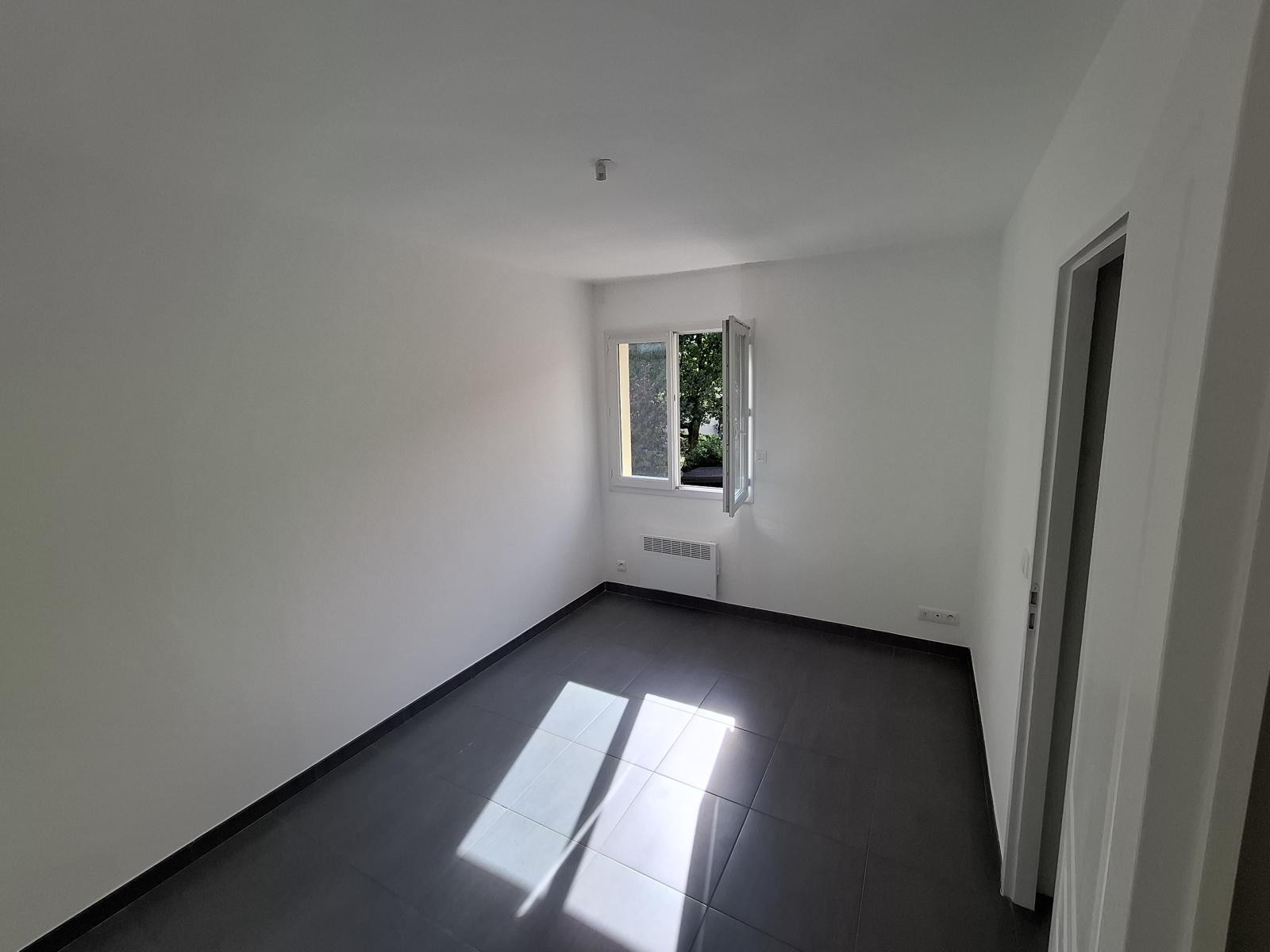 
                                                Location
                                                 T3 PESSAC MAGONTY