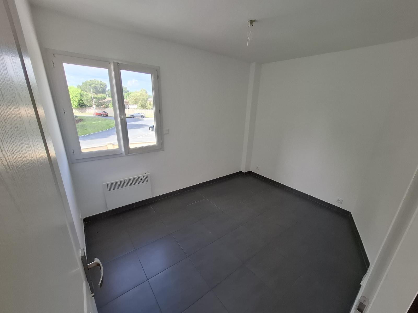 
                                                Location
                                                 T3 PESSAC MAGONTY