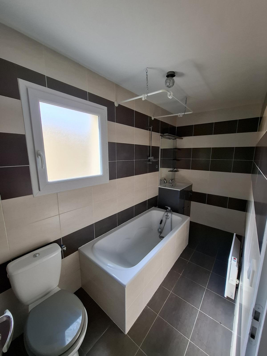
                                                Location
                                                 T3 PESSAC MAGONTY