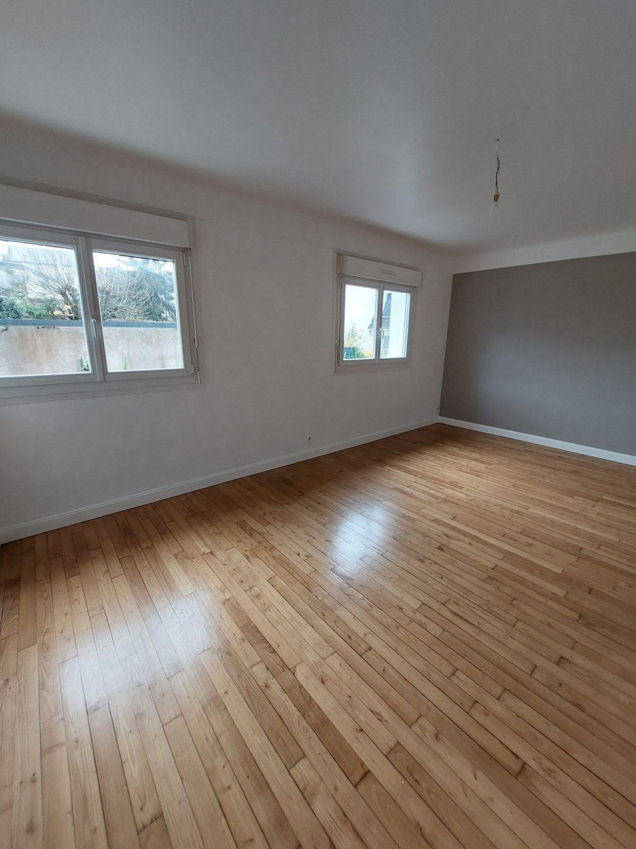 
                                                Location
                                                 T3 petite copropriété calme