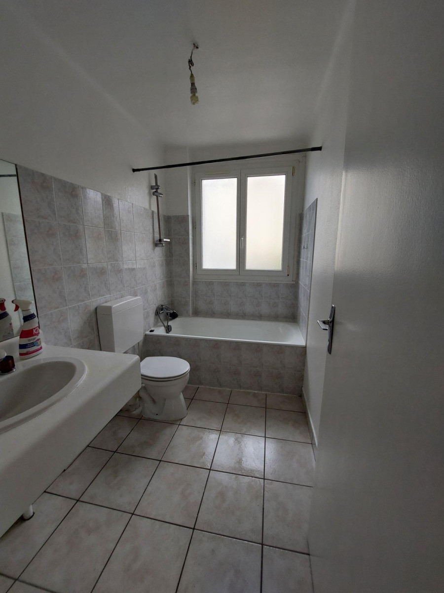 
                                                Location
                                                 T3 petite copropriété calme