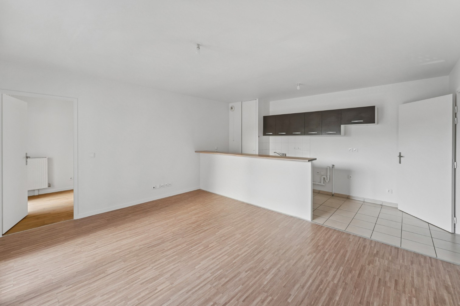 
                                                Vente
                                                 T3 pièces avec balcon - ST OUEN L'AUMONE