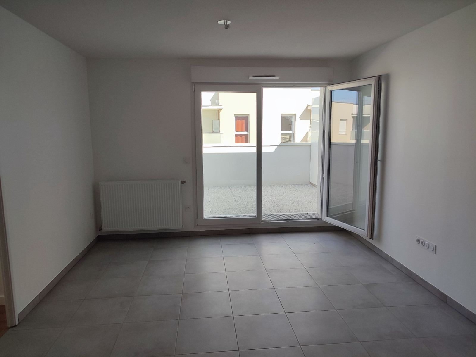 
                                                Location
                                                 T3 PINEL