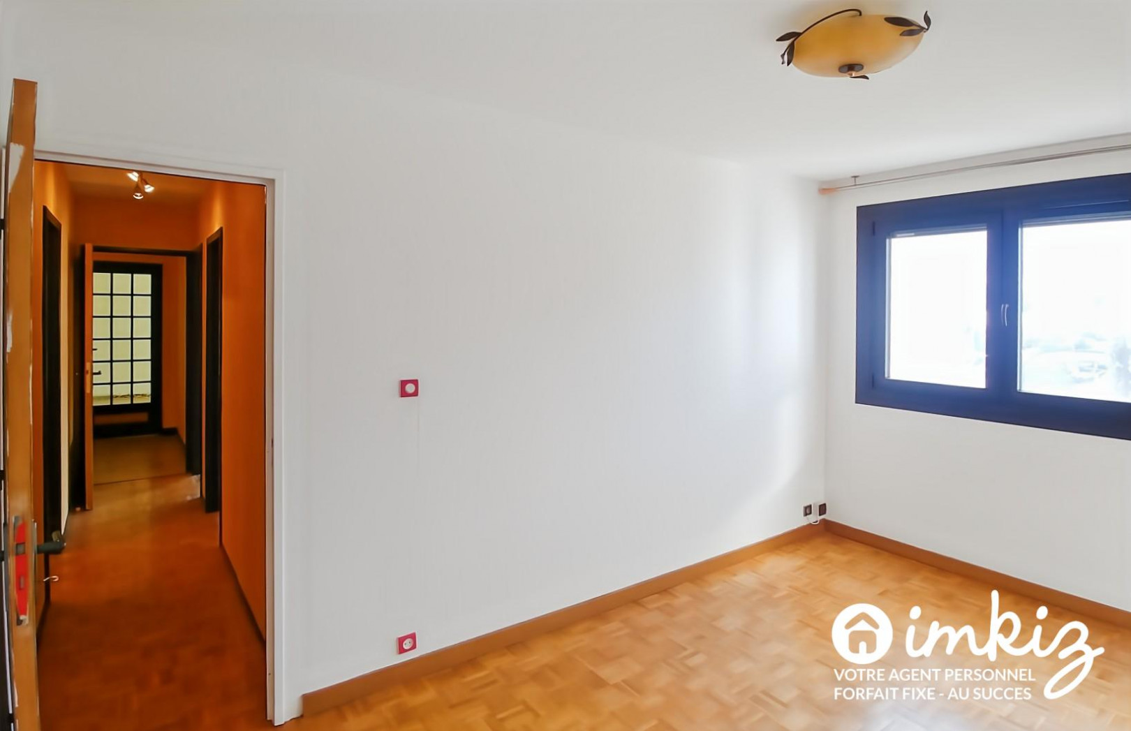 
                                                Vente
                                                 T3 possible T4 de 80m² avec balcon