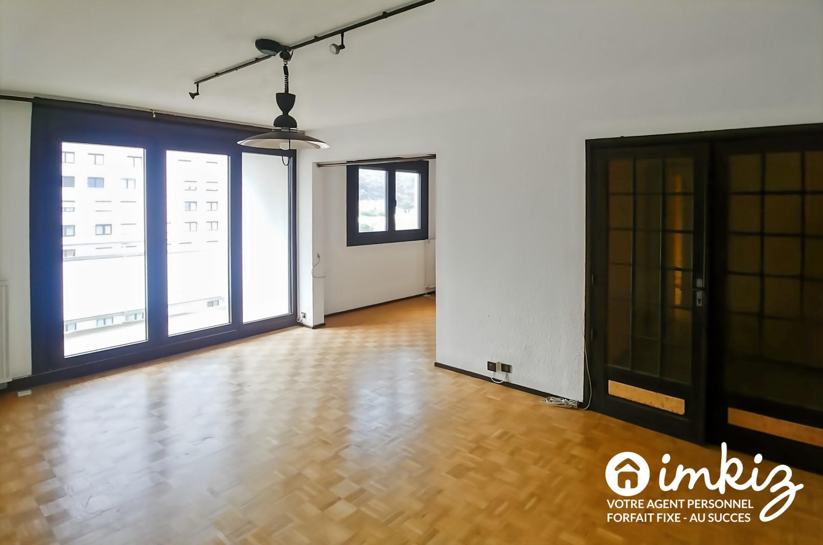 
                                                Vente
                                                 T3 possible T4 de 80m² avec balcon