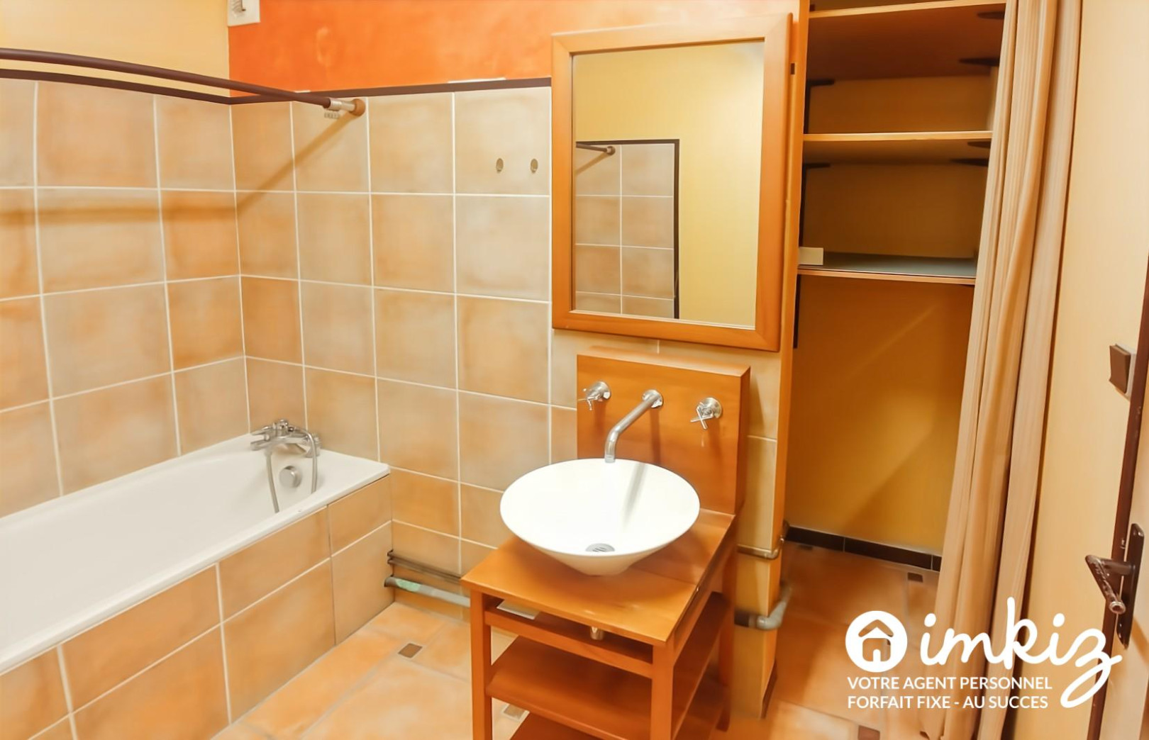 
                                                Vente
                                                 T3 possible T4 de 80m² avec balcon