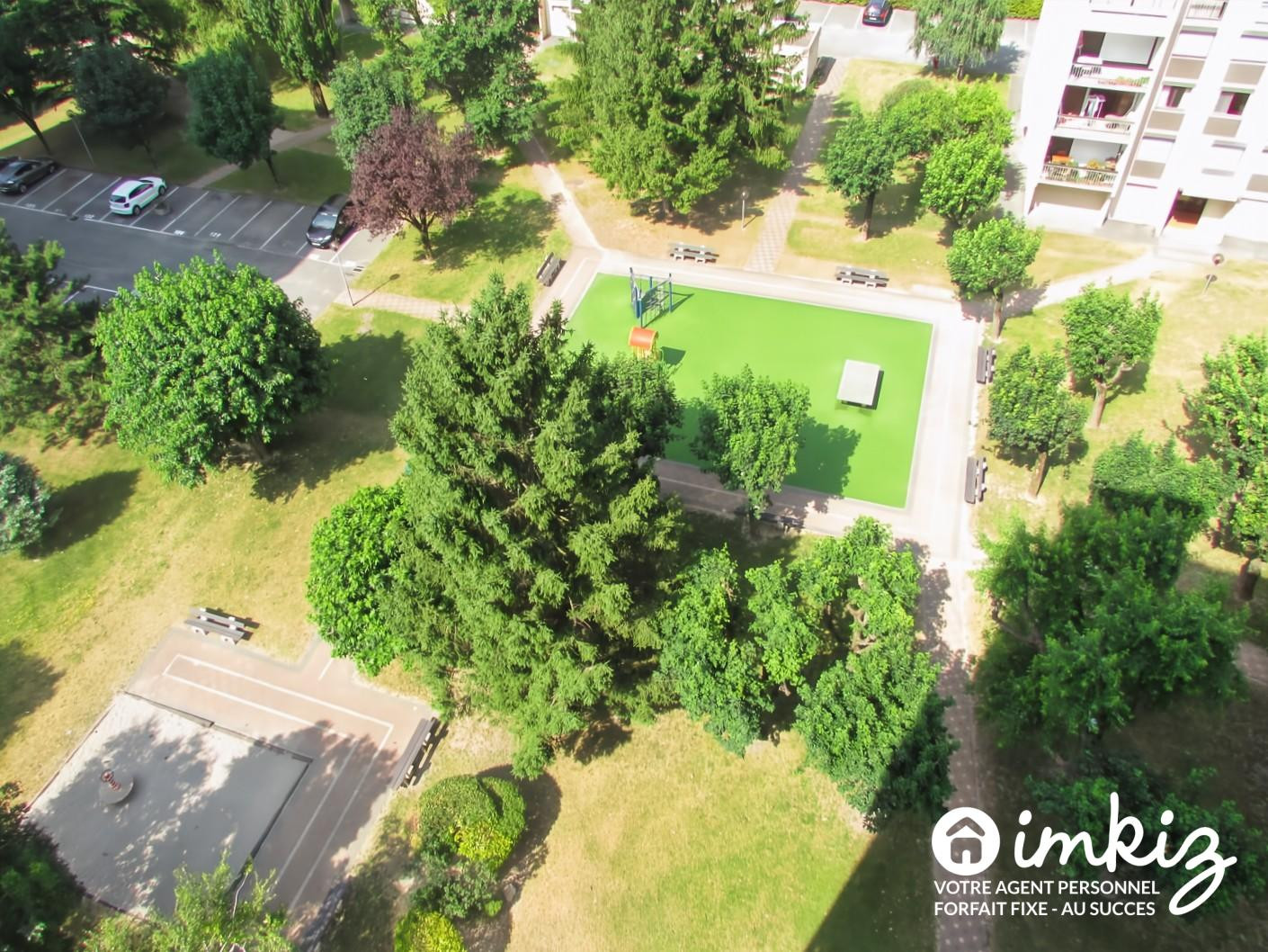 
                                                Vente
                                                 T3 possible T4 de 80m² avec balcon