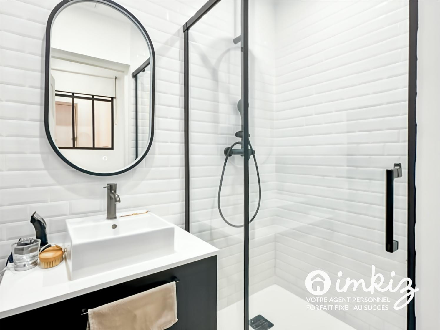 
                                                Vente
                                                 T3 quartier d'Ainay entièrement rénové !