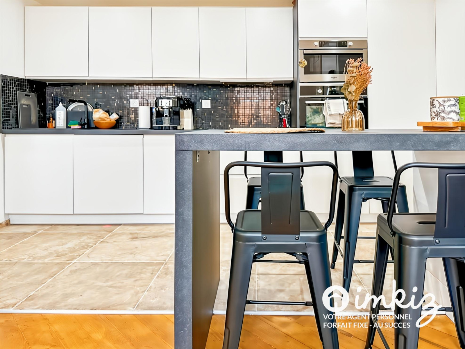 
                                                Vente
                                                 T3 quartier d'Ainay entièrement rénové !