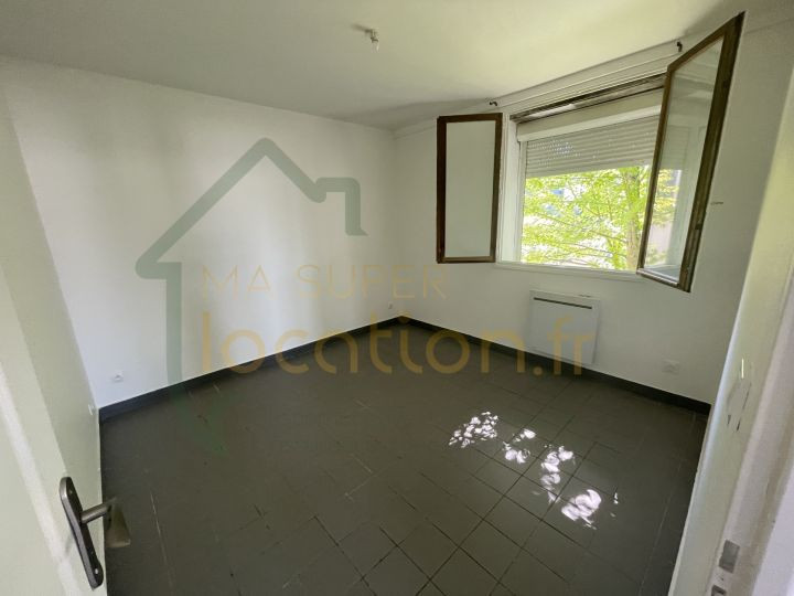 
                                                Location
                                                 T3 QUARTIER REMICOURT PROCHE CENTRE VILLE