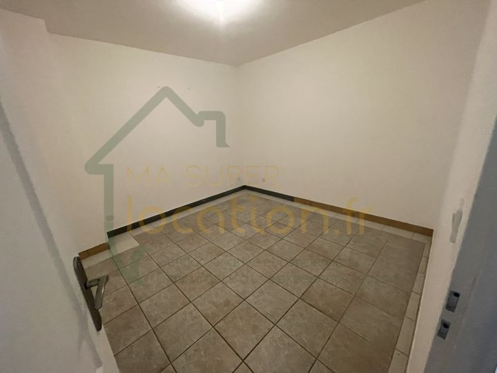 
                                                Location
                                                 T3 QUARTIER REMICOURT PROCHE CENTRE VILLE