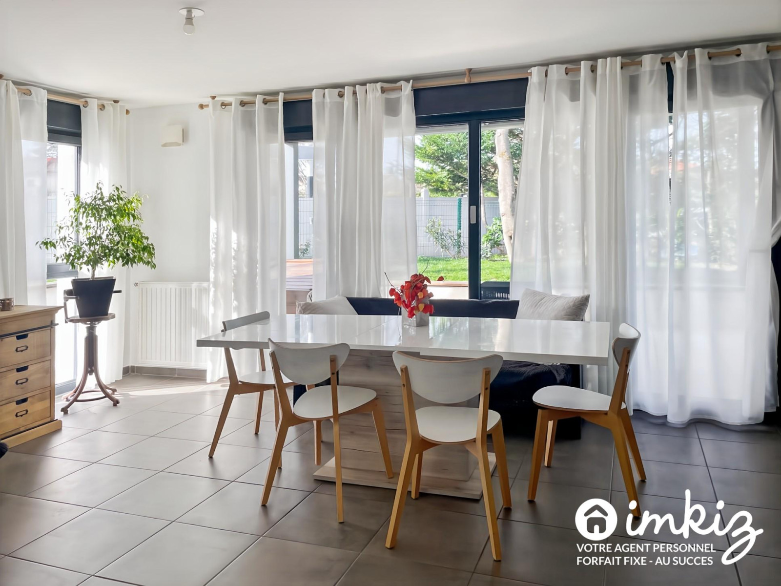 
                                                Vente
                                                 T3 récent 2022 avec jardin 101 m² et terrasse