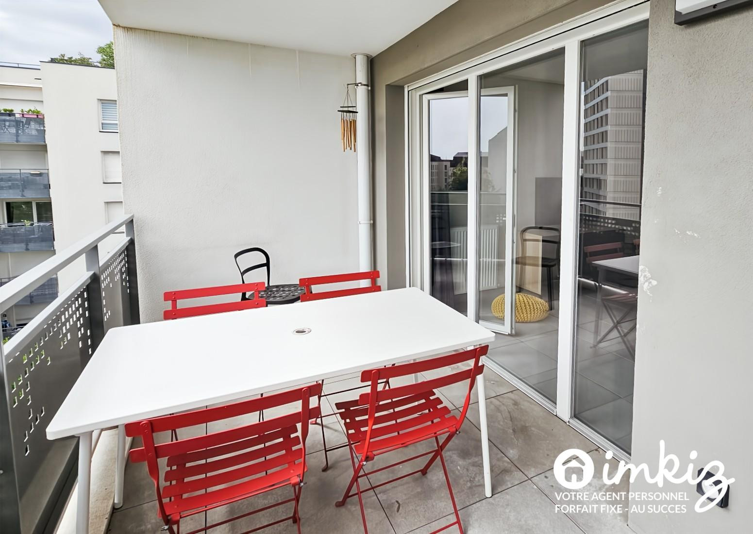 
                                                Vente
                                                 T3 récent avec balcon, proche universités