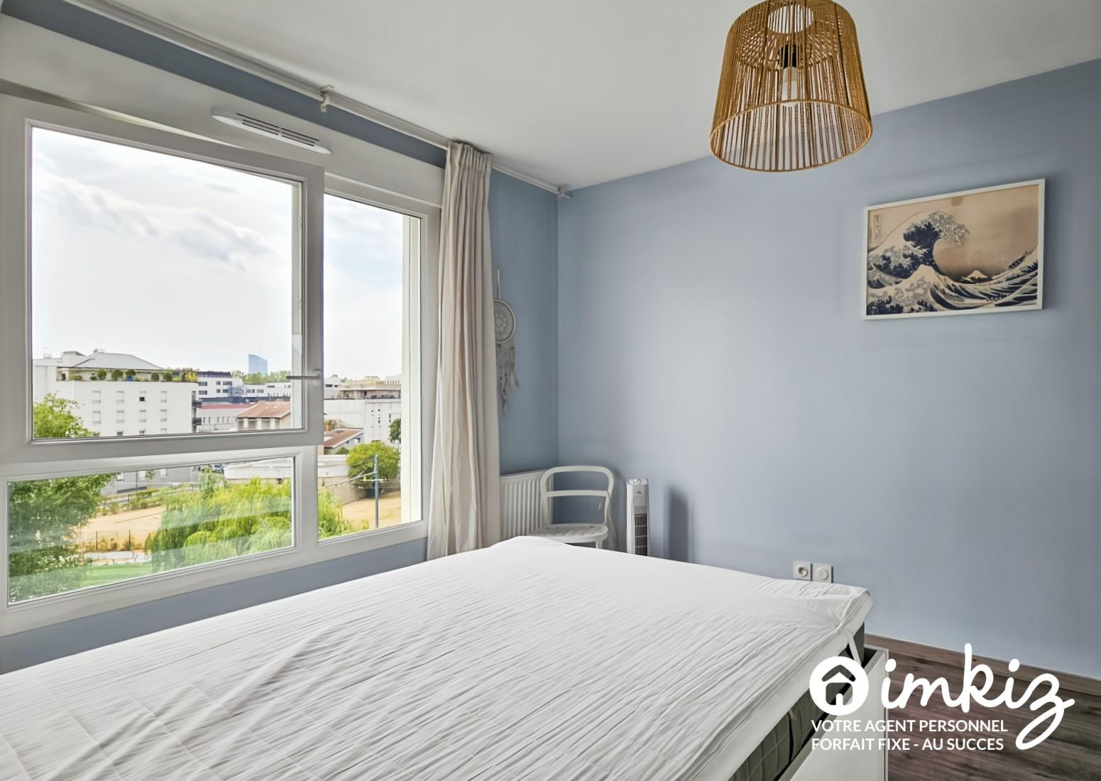 
                                                Vente
                                                 T3 récent avec balcon, proche universités