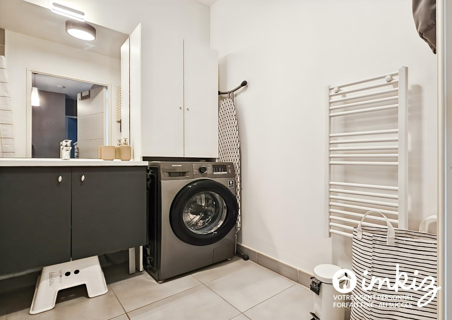 
                                                Vente
                                                 T3 récent avec balcon, proche universités