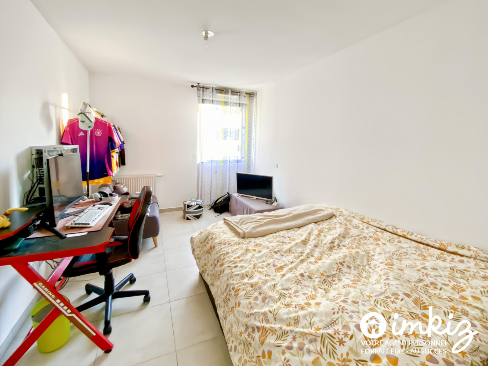 
                                                Vente
                                                 T3 récent avec extérieur de 71m2