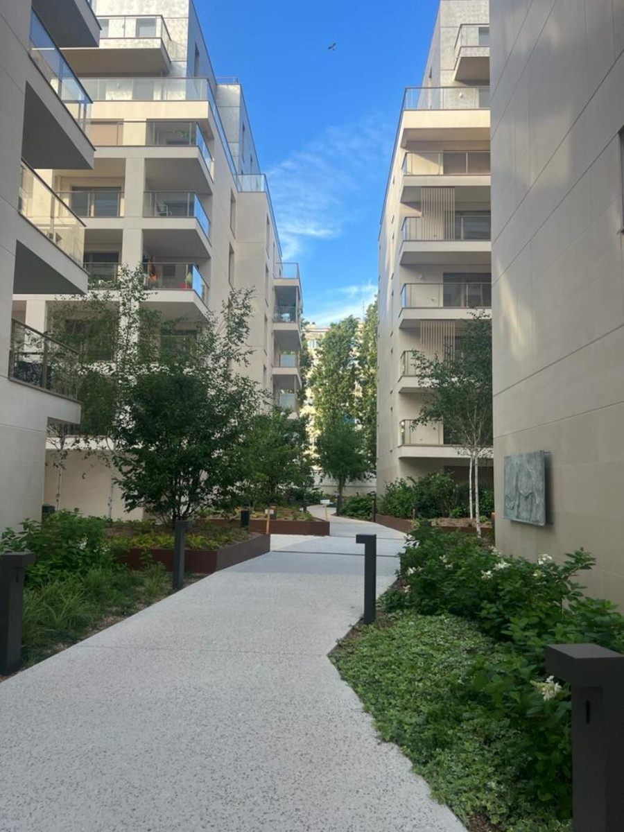 
                                                Location
                                                 T3 récent avec grande terrasse - CLICHY