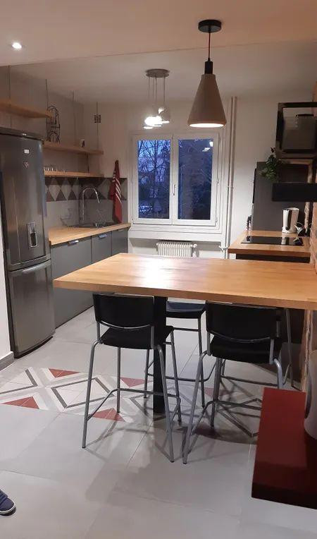 
                                                Location
                                                 T3 refait à neuf et meublé idéal coloc St-Etienne