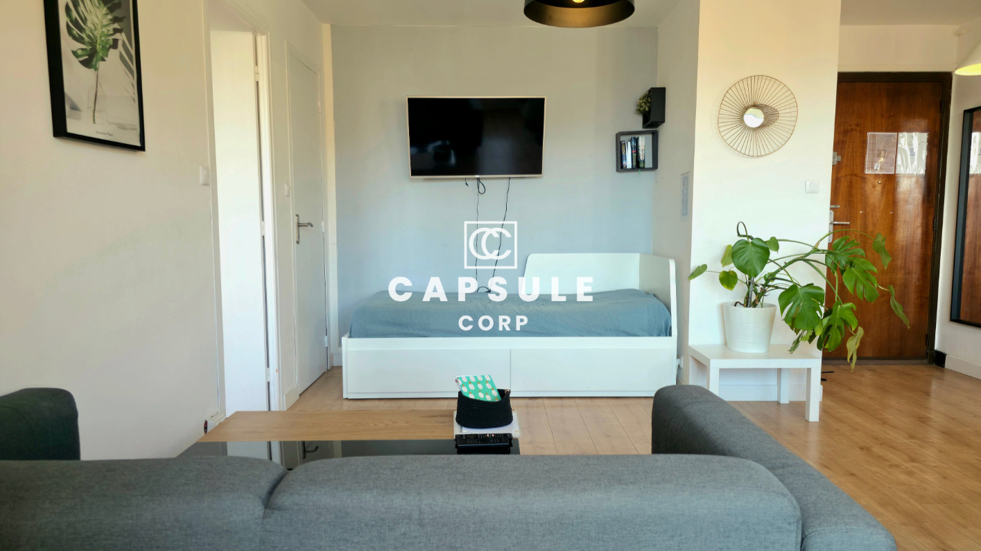 
                                                Vente
                                                 T3 rénové, 6e étage, vue montagnes