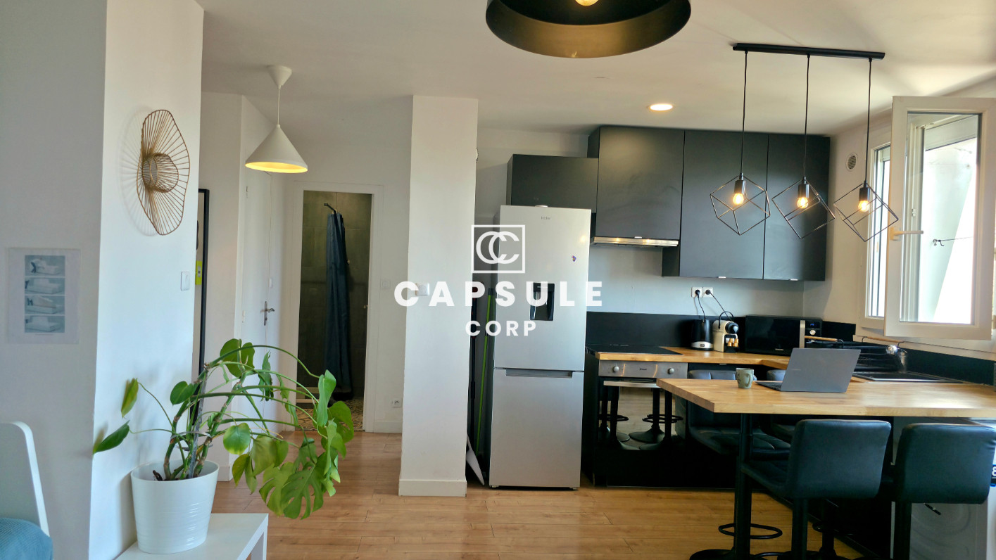 
                                                Vente
                                                 T3 rénové, 6e étage, vue montagnes