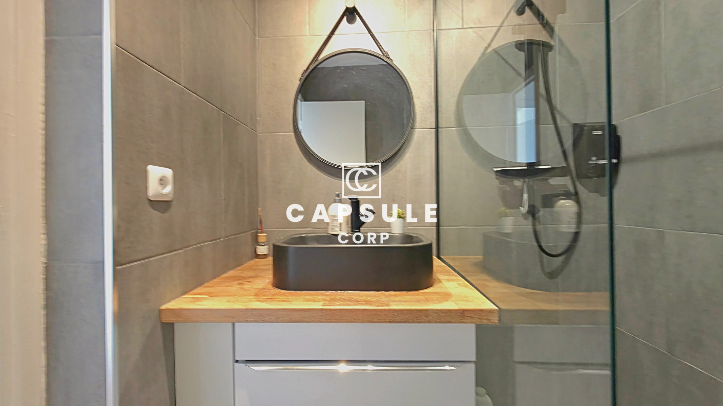 
                                                Vente
                                                 T3 rénové, 6e étage, vue montagnes