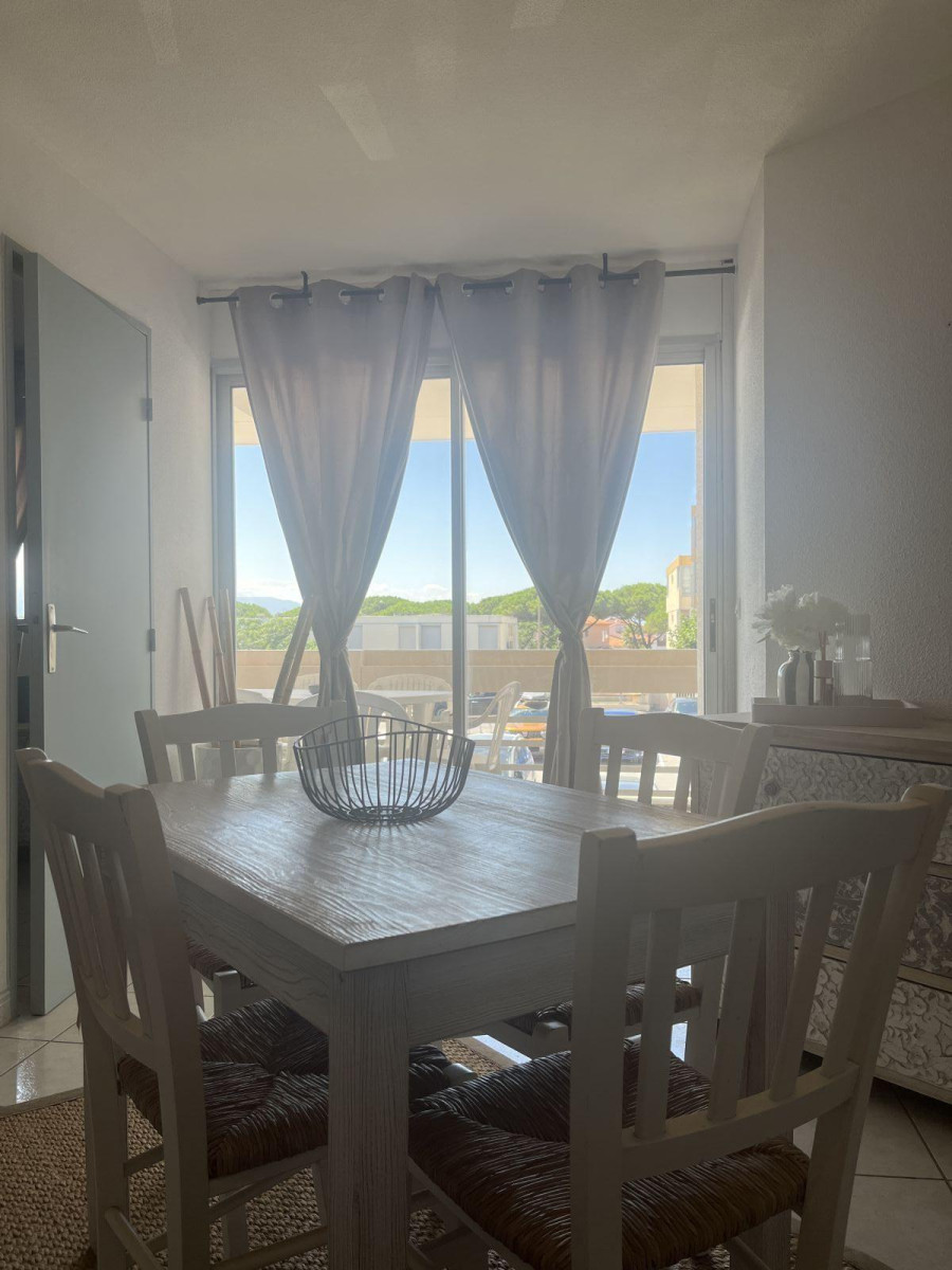 
                                                Location
                                                 T3 résidence avec piscine et terrasse.