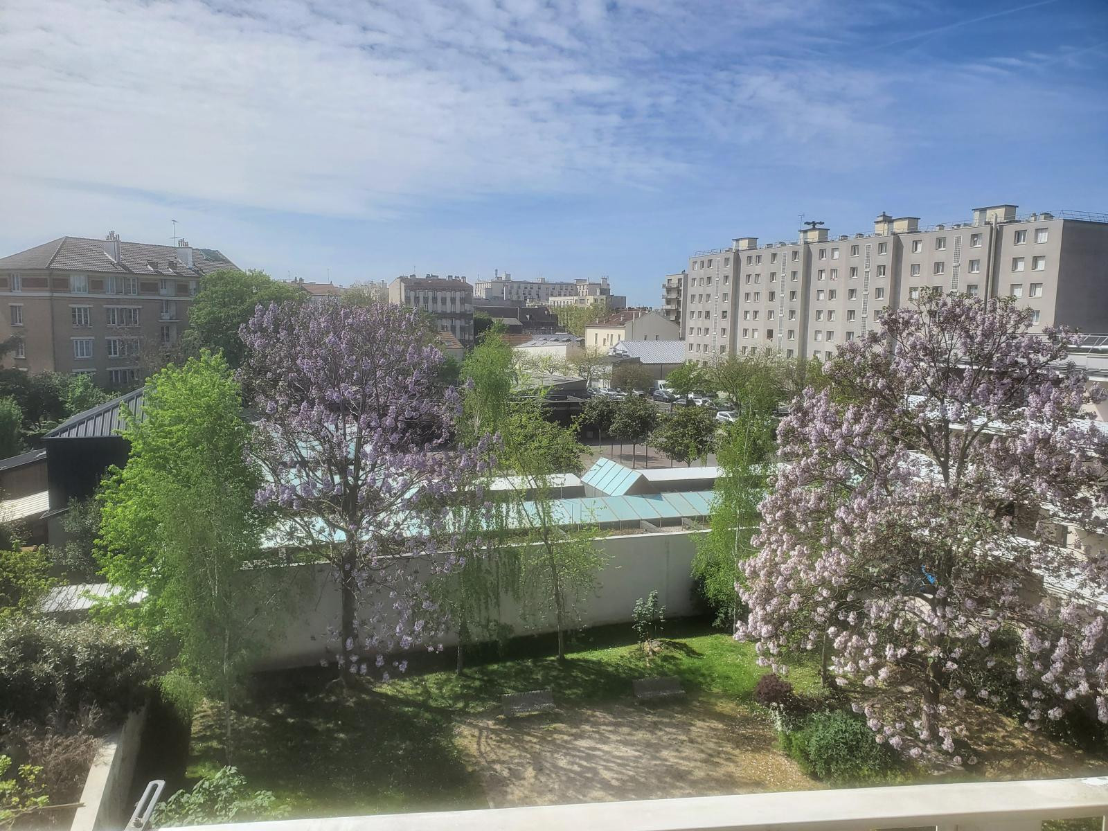 
                                                Location
                                                 T3 spacieux et lumineux avec balcon et box