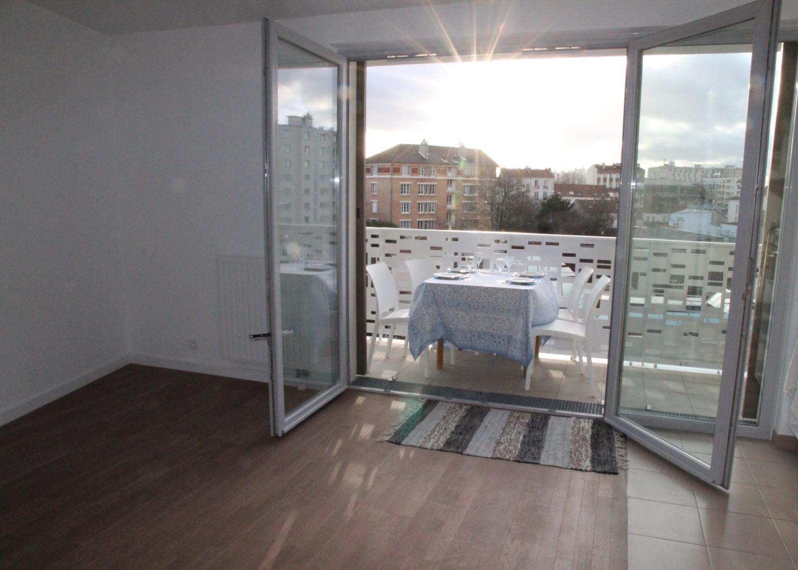 
                                                Location
                                                 T3 spacieux et lumineux avec balcon et box