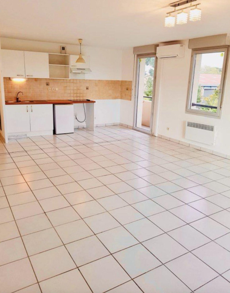 
                                                Location
                                                 T3 spacieux et lumineux de 67M2