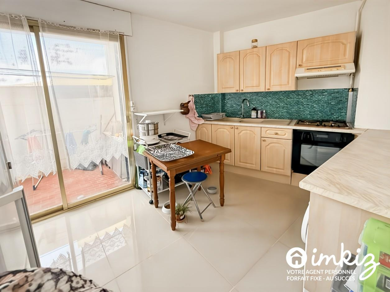 
                                                Vente
                                                 T3  spacieux,   vue dégagée  8ième-9ième