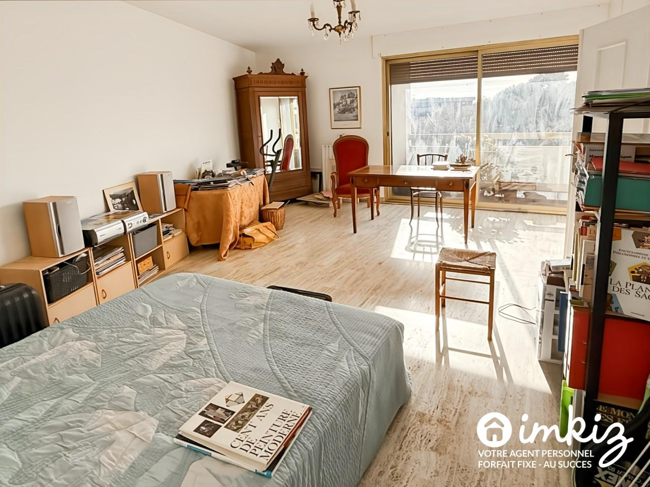 
                                                Vente
                                                 T3  spacieux,   vue dégagée  8ième-9ième
