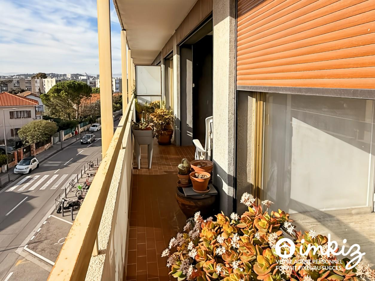 
                                                Vente
                                                 T3  spacieux,   vue dégagée  8ième-9ième