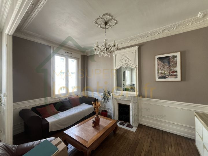 
                                                Location
                                                 T3 STYLE HAUSSMANNIEN AVEC GOUT EN HYPER-CENTRE DE SAINT-QUENTIN