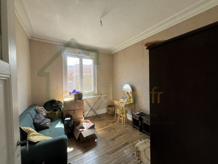 
                                                Location
                                                 T3 STYLE HAUSSMANNIEN AVEC GOUT EN HYPER-CENTRE DE SAINT-QUENTIN
