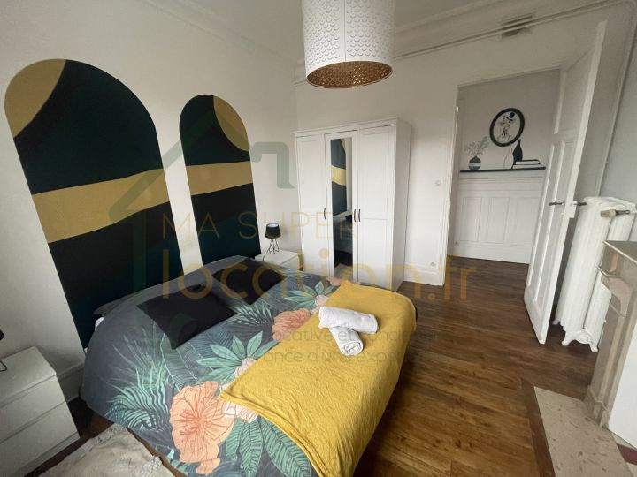 
                                                Location
                                                 T3 STYLE HAUSSMANNIEN MEUBLE AVEC GOUT