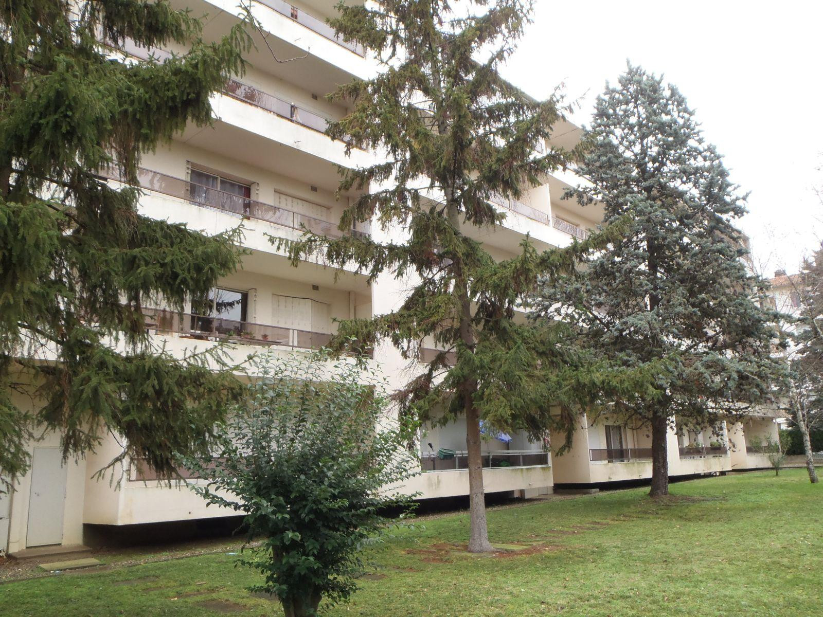 
                                                Location
                                                 T3/T4 - 74m² Quartier résidentiel Guilhemery