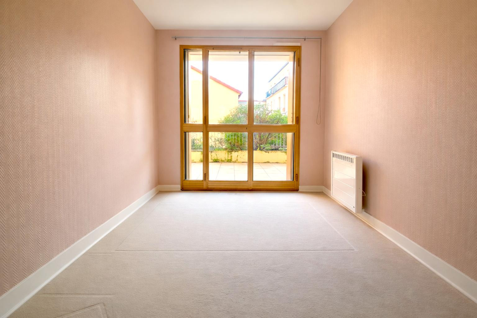 
                                                Vente
                                                 T3 - Terrasse 39 m²- Proche Paris