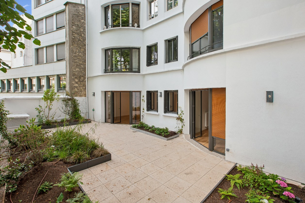 
                                                Vente
                                                 T3 Terrasse - Quartier Champs-Elysées - Paris 8ème