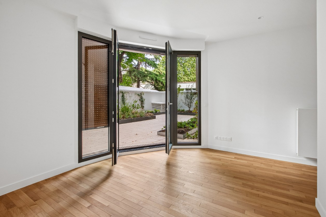 
                                                Vente
                                                 T3 Terrasse - Quartier Champs-Elysées - Paris 8ème